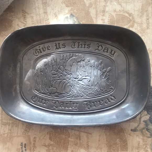 Wilton & Leonard Bread Trays - Picture 2 of 7